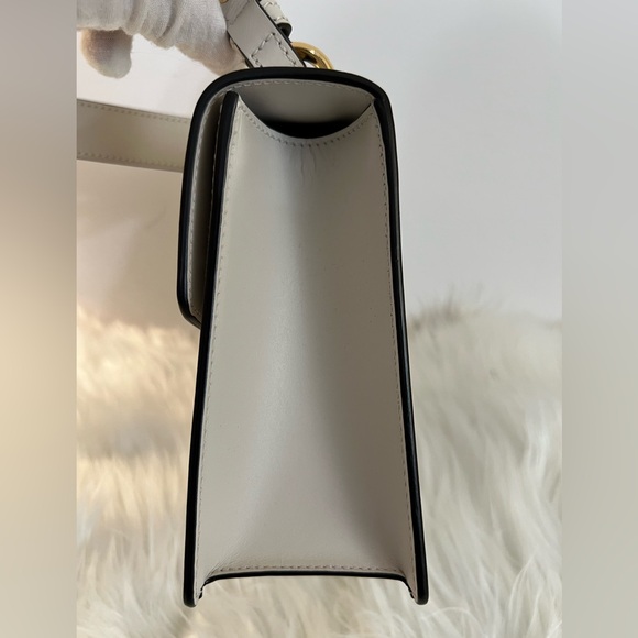 Gucci Sylvie small crossbody bag - Picture 3 of 13